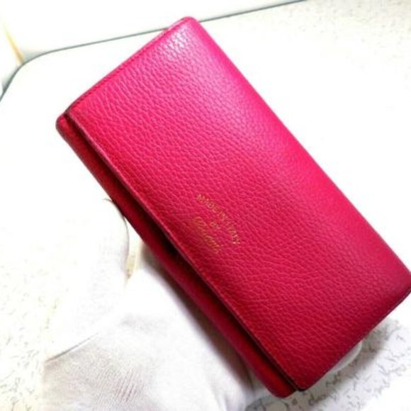 Gucci Fuchsia W Gold Hardware XL Checkbook Size - Picture 1 of 8